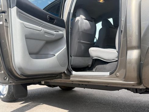 Used 2012 Toyota Tacoma 4x4 Double Cab w/ TRD Sport Pkg image 97