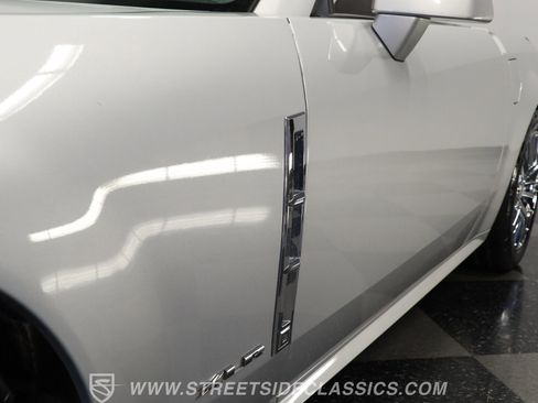 Used 2009 Cadillac XLR image 21