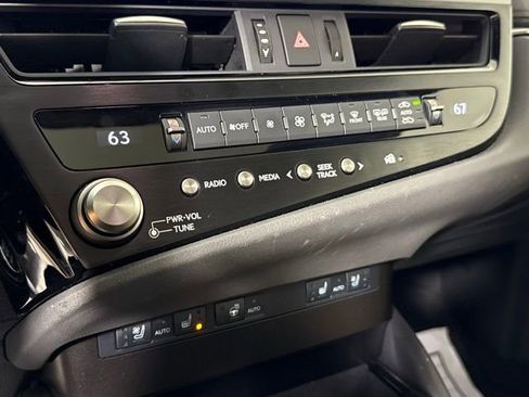 Used 2025 Lexus ES 350 w/ Premium Package image 20