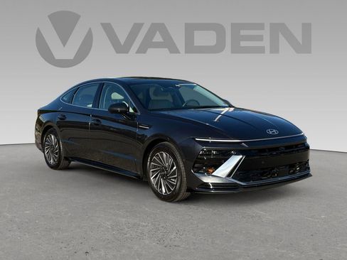 New 2025 Hyundai Sonata Limited image 31