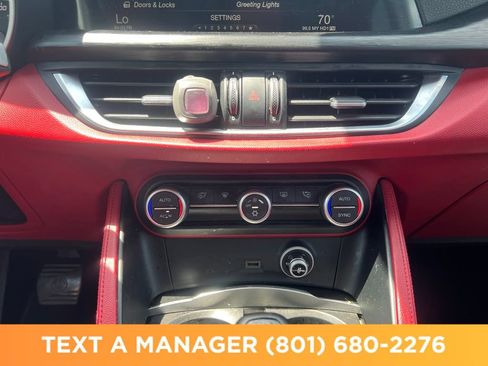 Used 2018 Alfa Romeo Stelvio AWD image 23