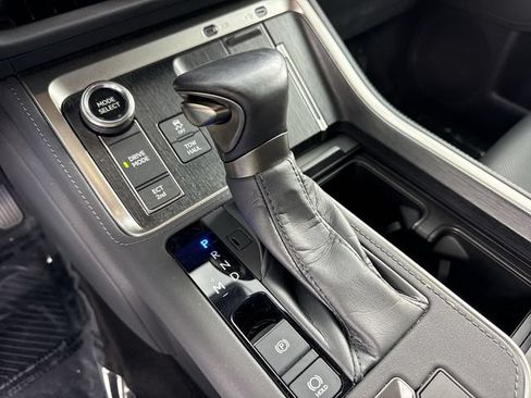 Used 2024 Lexus GX 550 w/ Accessory Package (31) AWD/4WD image 20