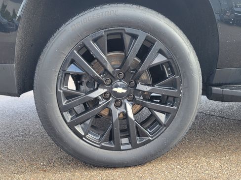 Used 2023 Chevrolet Suburban High Country image 5