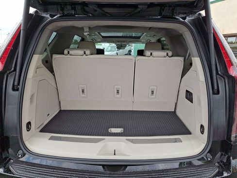 Used 2024 Cadillac Escalade Premium Luxury Platinum AWD/4WD image 30