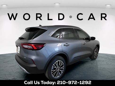 Used 2024 Ford Escape SE FWD image 3