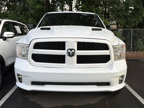 Used 2017 RAM 1500 Express AWD/4WD image 2