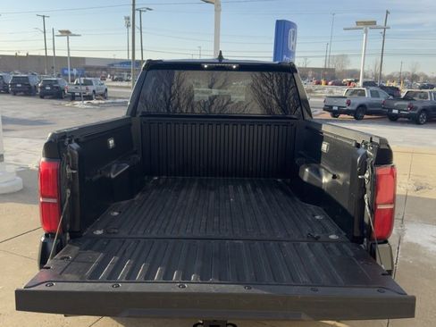 Used 2024 Toyota Tacoma TRD Off-Road image 12