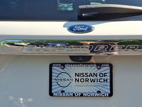 Used 2020 Ford Explorer XLT w/ Equipment Group 202A image 30