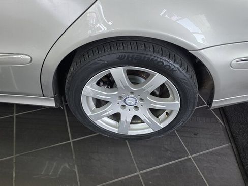 Used 2008 Mercedes-Benz E 350 4MATIC Sedan image 28
