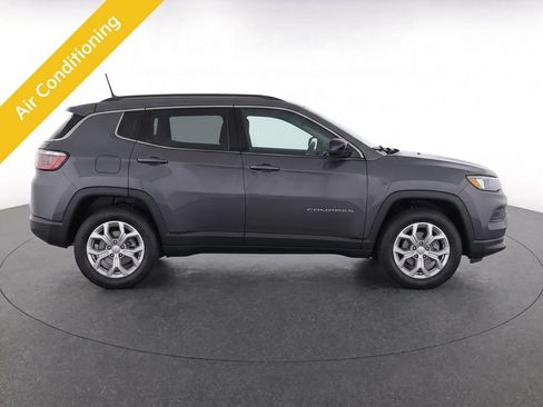 Used 2024 Jeep Compass Latitude AWD/4WD image 8