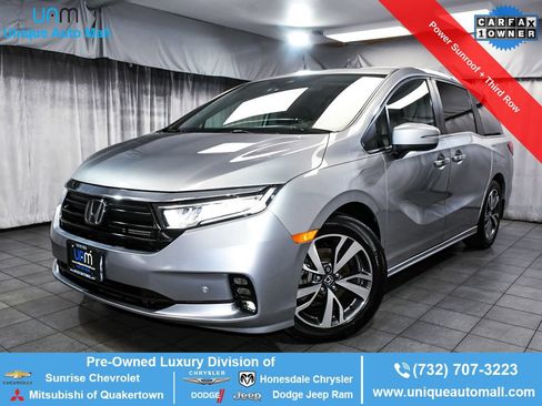 Used 2023 Honda Odyssey Touring image 1