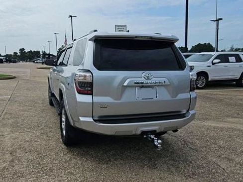 Used 2022 Toyota 4Runner SR5 Premium AWD/4WD image 7