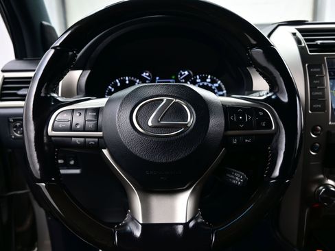 Used 2021 Lexus GX 460 Premium w/ Accessory Package AWD/4WD image 23