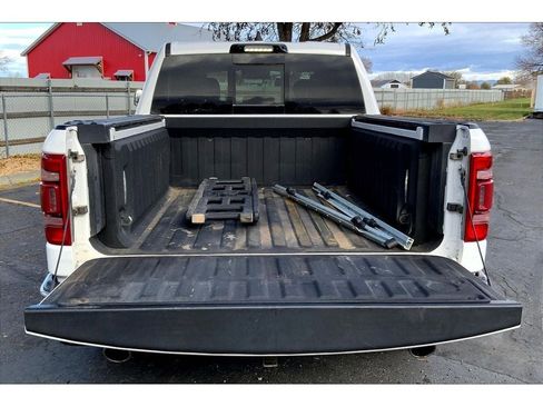 Used 2023 RAM 1500 Limited AWD/4WD image 11