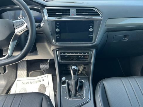 Used 2023 Volkswagen Tiguan SE FWD image 11