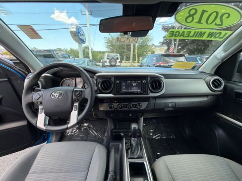 Used 2018 Toyota Tacoma SR5 AWD/4WD image 25