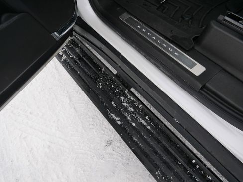 Certified 2023 Cadillac Escalade Sport Platinum image 33