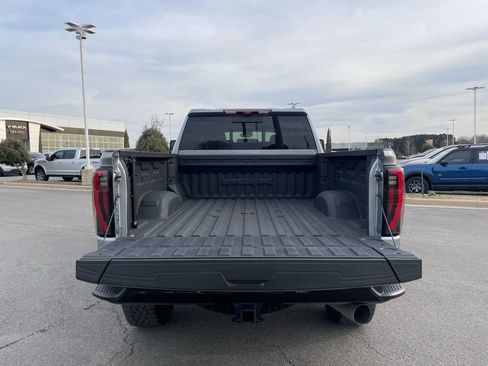 Used 2024 GMC Sierra 2500 AT4X image 7