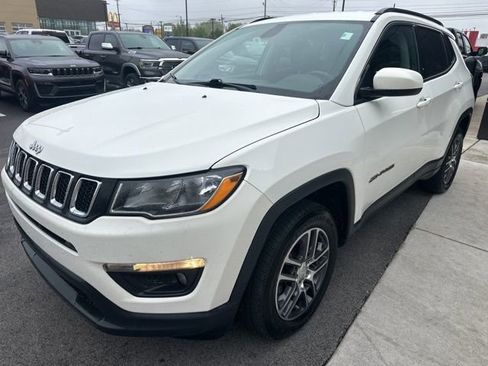 Used 2019 Jeep Compass Latitude w/ Popular Equipment Group AWD/4WD image 9