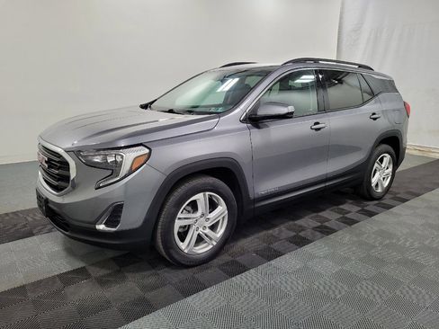 Used 2018 GMC Terrain SLE w/ Driver Convenience Package image 2