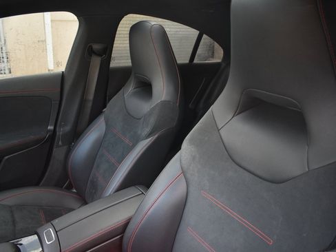 Used 2022 Mercedes-Benz CLA 250 image 10