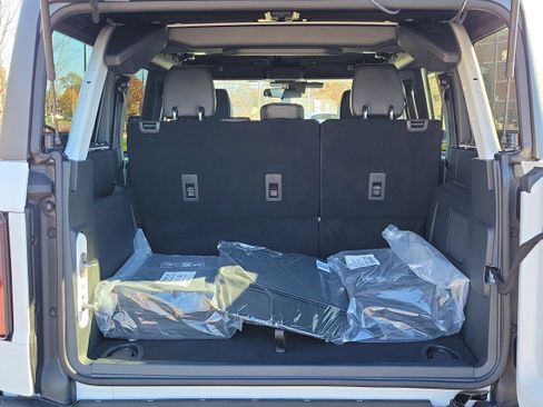 New 2025 Ford Bronco Badlands image 10