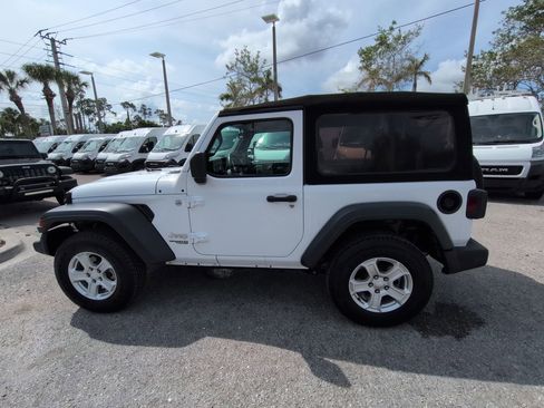 Used 2019 Jeep Wrangler Sport AWD/4WD image 8