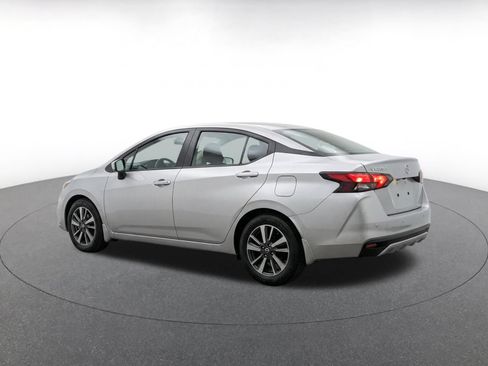 Used 2025 Nissan Versa SV FWD image 5