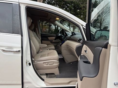 Used 2017 Honda Odyssey EX-L image 10