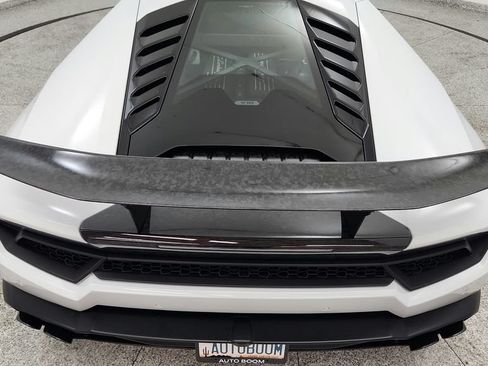 Used 2018 Lamborghini Huracan LP 580-2 RWD image 22