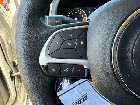 Used 2020 Jeep Renegade Sport image 17