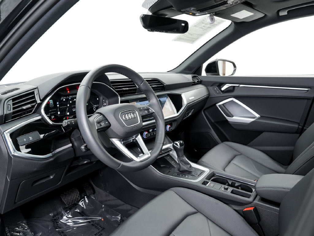 Certified 2025 Audi Q3 2.0T Premium Plus w/ Premium Plus Package AWD/4WD image 4