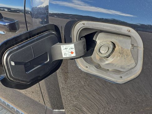 Used 2022 Ford F150 Lariat w/ Tow Technology Package image 11