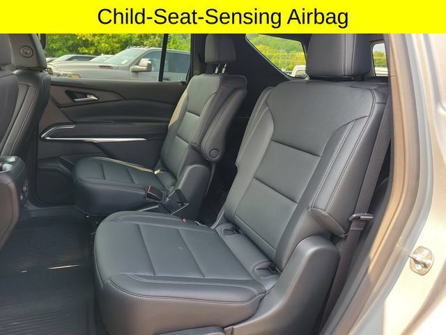 Used 2025 Chevrolet Traverse LT w/ Driver Confidence Package FWD image 25