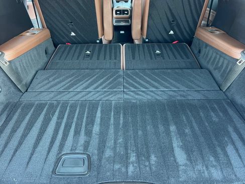 Used 2024 Mercedes-Benz GLS 450 4MATIC image 17