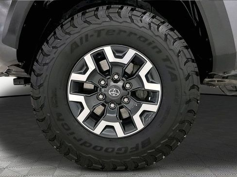 Used 2022 Toyota Tacoma TRD Off-Road w/ TRD Premium Off Road Package AWD/4WD image 26