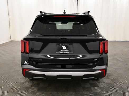 Certified 2025 Kia Sorento SX image 6
