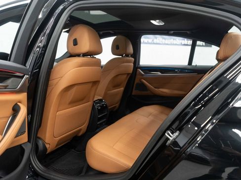 Used 2023 BMW 530e xDrive w/ Premium Package image 34