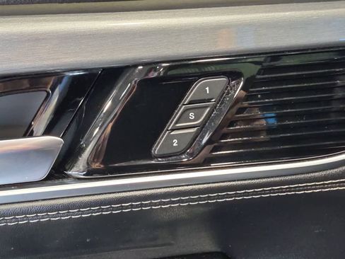 Used 2022 Jeep Wagoneer Series II AWD/4WD image 20