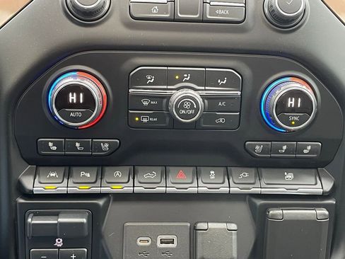 Used 2021 Chevrolet Silverado 1500 High Country w/ Technology Package image 43