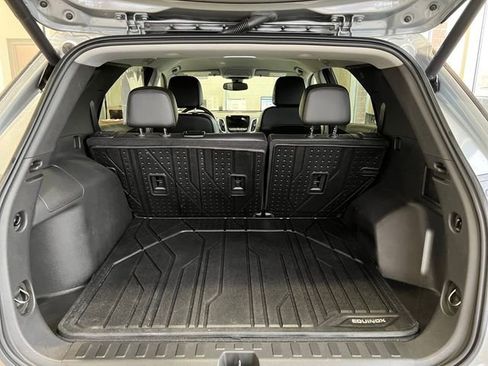 Used 2023 Chevrolet Equinox Premier FWD image 14