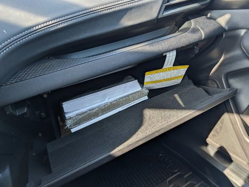 Certified 2025 Subaru Outback image 33