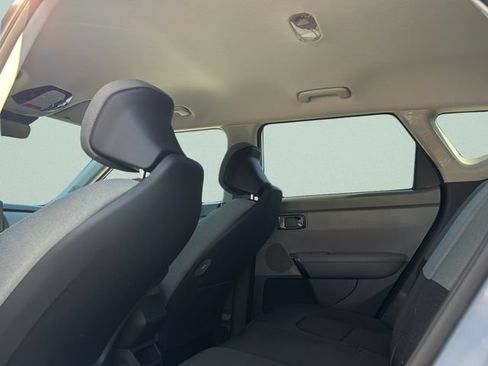 New 2027 Kia Seltos S FWD image 16