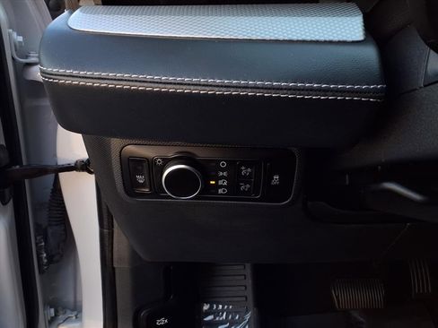 Used 2023 Ford Mustang Mach-E Select image 14