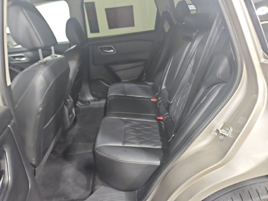 Certified 2025 Nissan Rogue Platinum FWD image 26