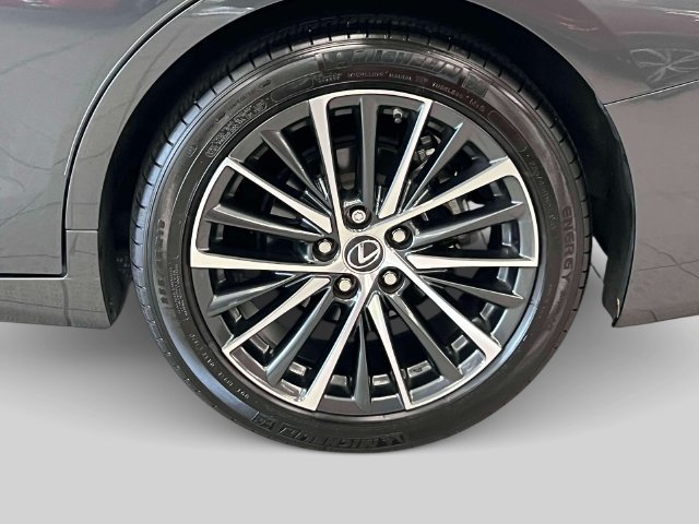 Certified 2024 Lexus ES 300h w/ Premium Package FWD image 8