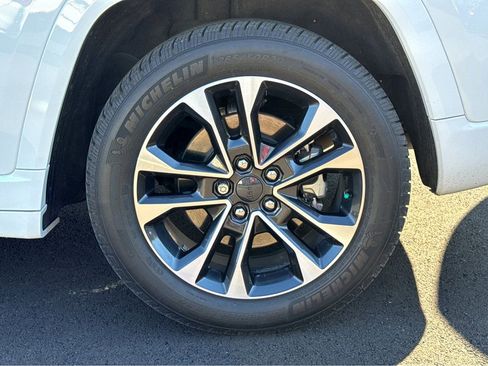 Used 2022 Jeep Grand Cherokee Overland w/ Advanced Protech Group III image 7