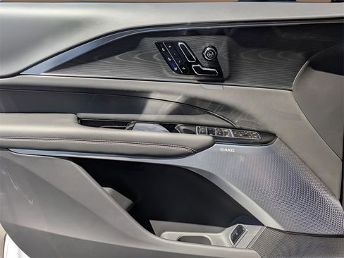 New 2026 Cadillac Lyriq Premium Luxury image 11