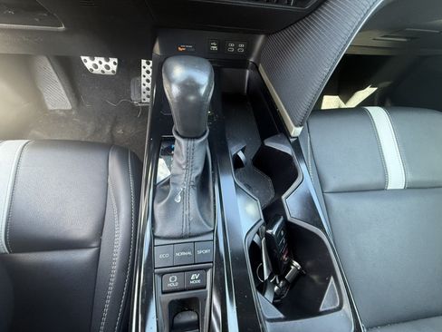 Used 2025 Toyota Camry SE FWD image 15