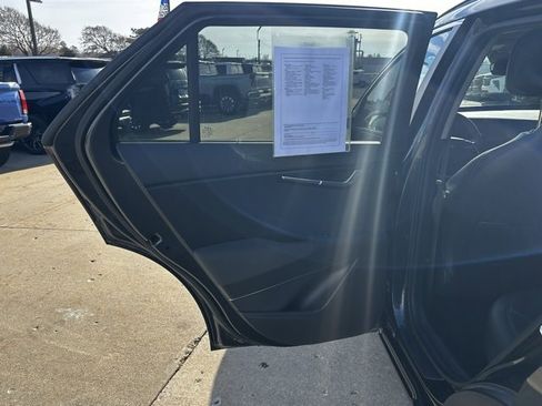 Used 2023 Kia Niro EX image 38